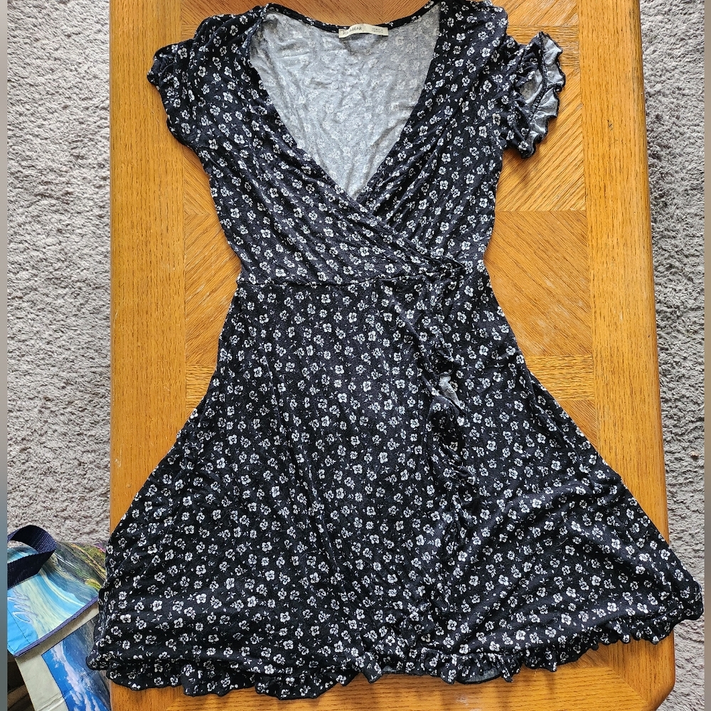 Pull&Bear Black Dress with White Floral Pattern